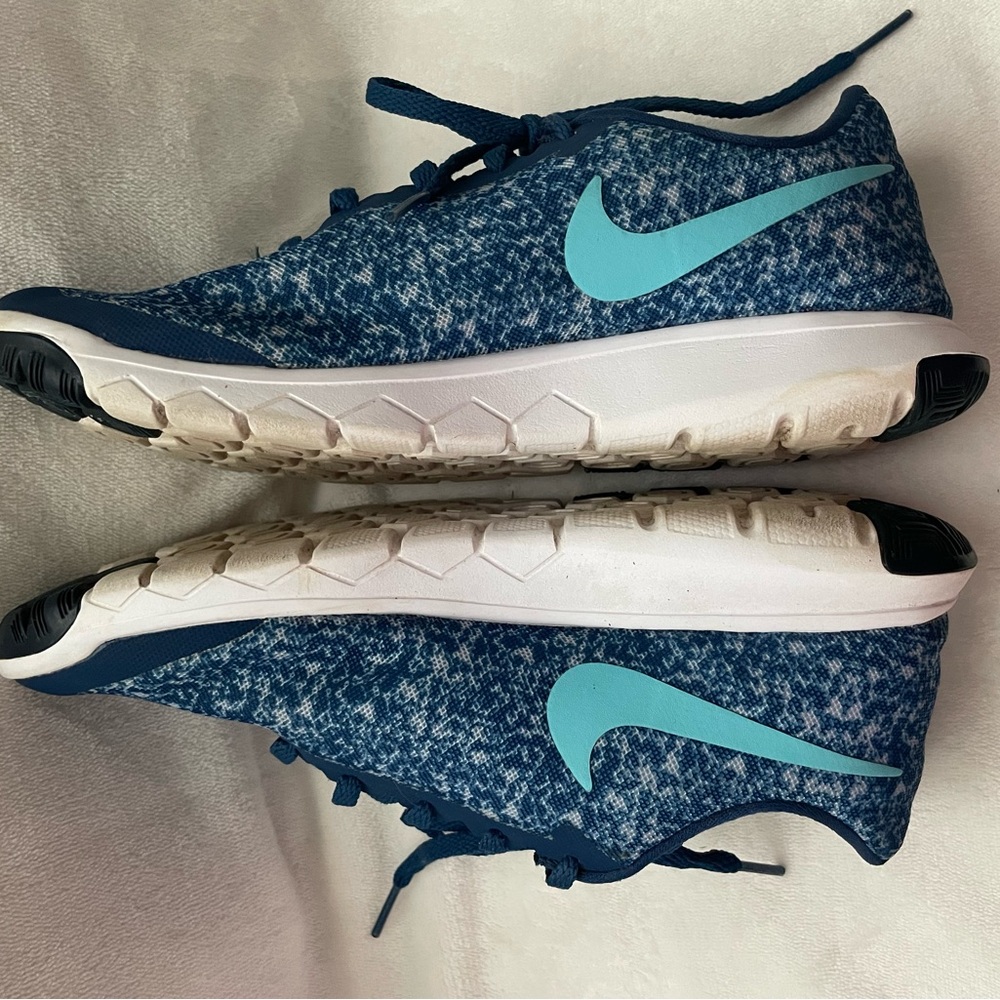 Blue‎ and Teal Speckled Print Women’s Nike Running Sneakers - Picture 2 of 9